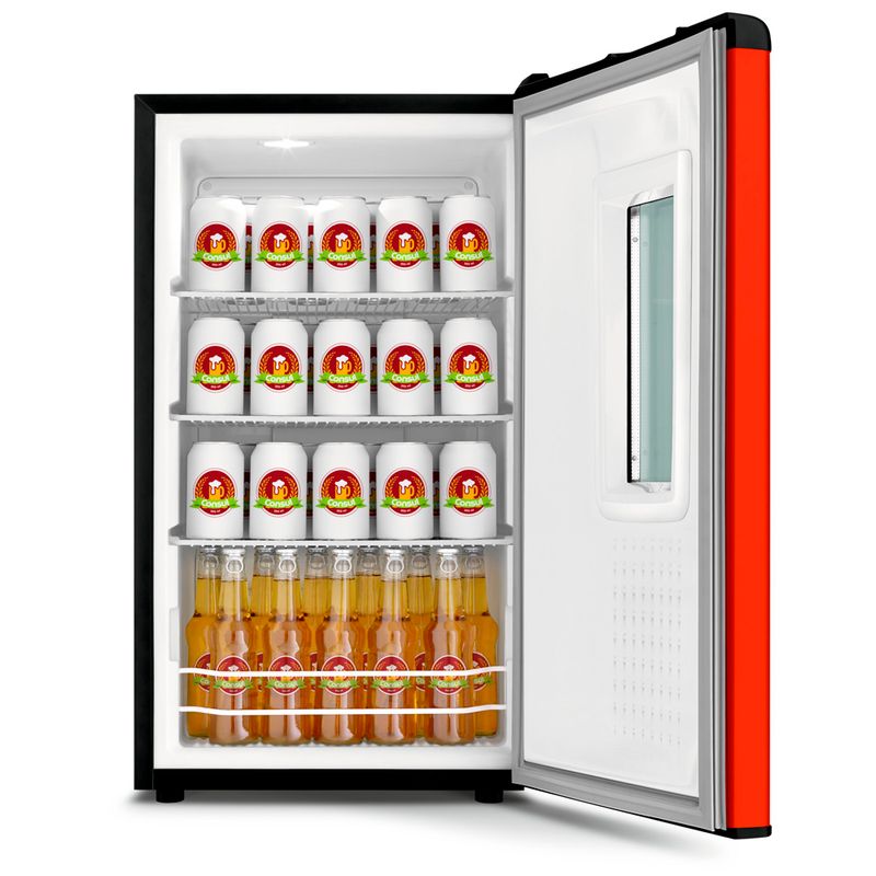 Cervejeira vermelha com a porta aberta contendo em seu interior cervejas de lata e de garrafa